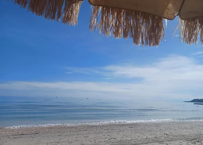 Niki\'S Beach House